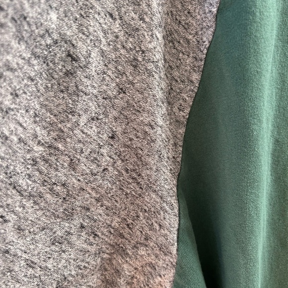 American Eagle green and grey Super Soft Standard Fit raglan short sleeve. Large - Picture 4 of 10
